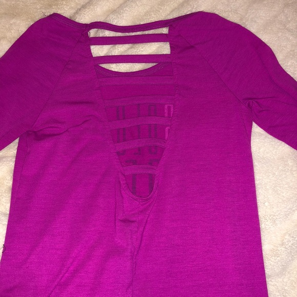 🌸Workout Shirt🌸 - Picture 3 of 3